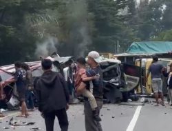 Truk Diduga Rem Blong, Kecelakaan Beruntun Libatkan Enam Kendaraan di Sibolangit